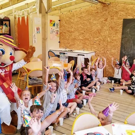 Camping Zecamping 4 - Parc Aquatique - à 700 M - Piscine Couverte