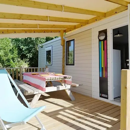Zecamping 4 - Parc Aquatique - à 700 M - Piscine Couverte Camping *